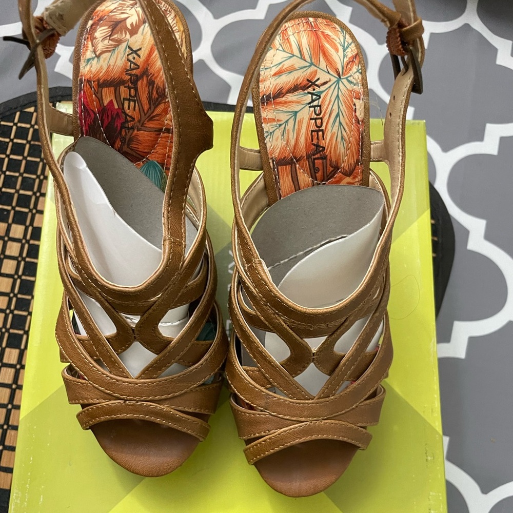 Women’s wedge shoes